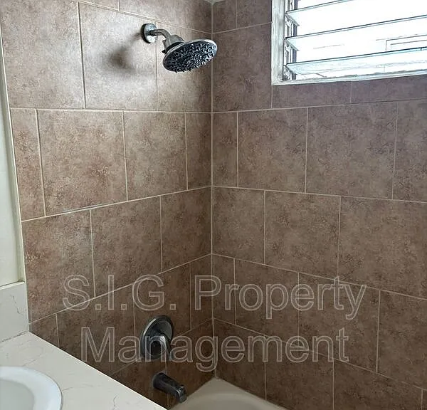 417 E Elmwood Ave #B — Photo 13
