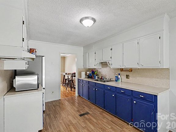 4th image of 310 Ferret Ln