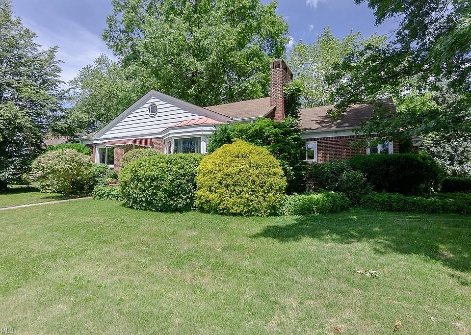 1st image of 4820 W Park Dr
