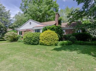 4820 W Park Dr, Fairview Park, OH 44126