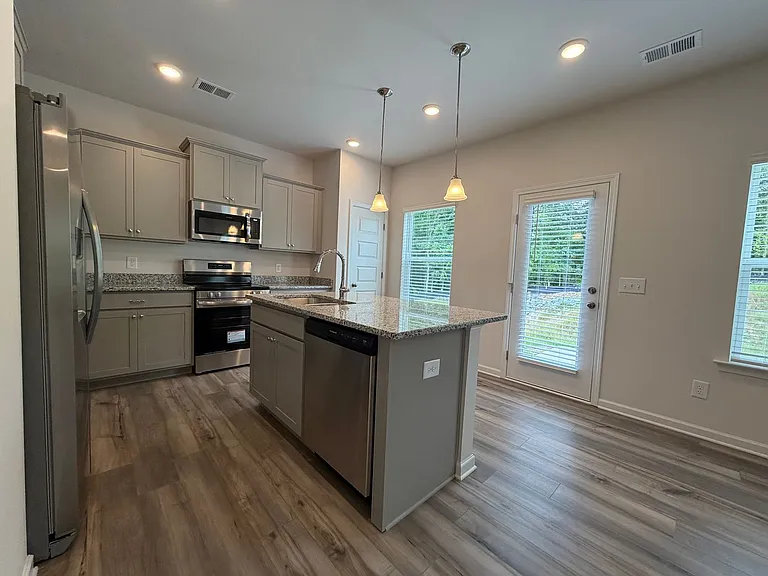 8 Cavalier Ct — Photo 9