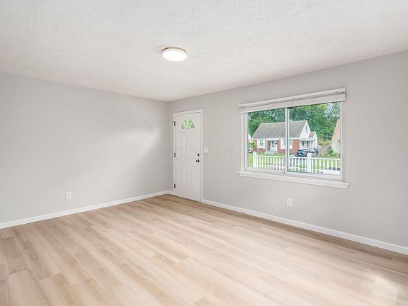 4th image of 3569 Dresden St