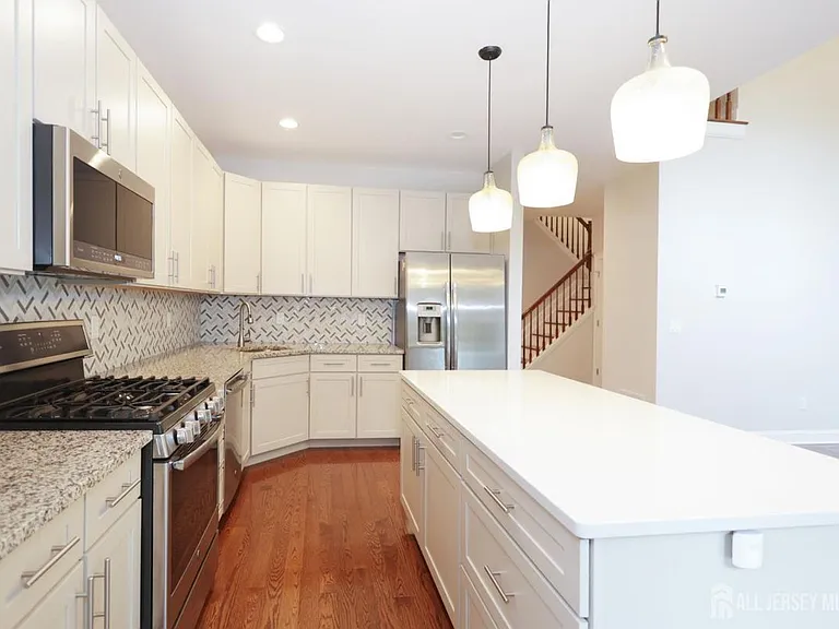 10 Gonzalez Dr — Photo 11