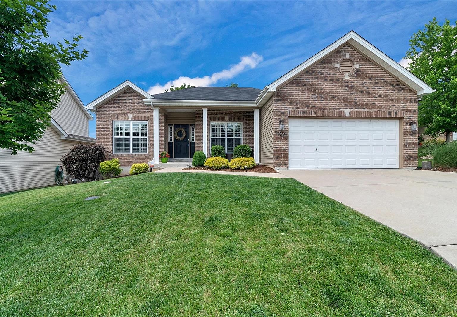 10984 Edgemoor Ter, Saint Louis, MO 63123 | Zillow