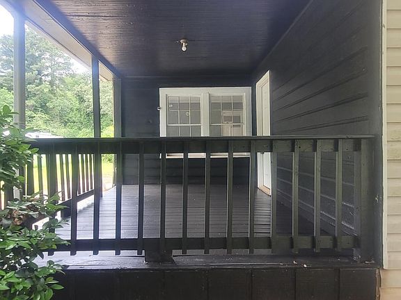 3rd image of 4402 Highland Rd