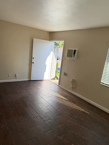 624 N Vine Ave Photo 1
