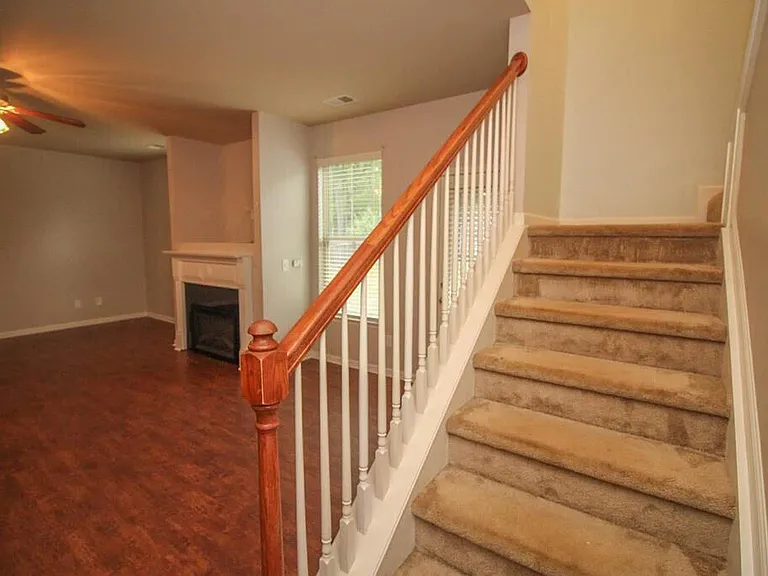 458 Lory Ln — Photo 19