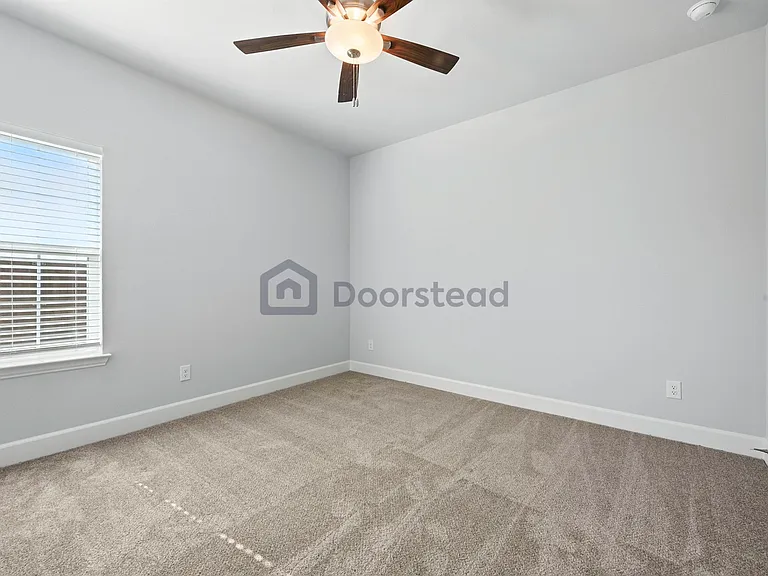 652 Parkside Dr — Photo 27