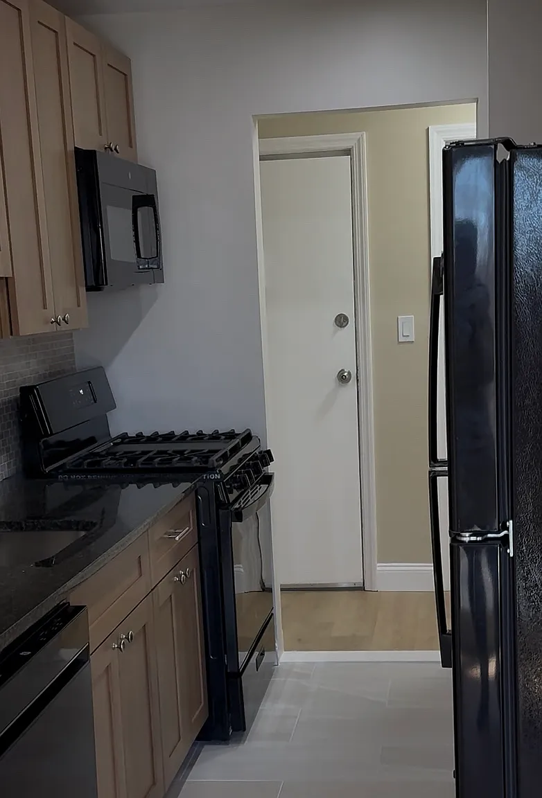 13 Cresthill Dr — Photo 2