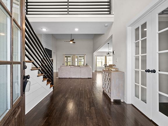 5th image of 178 Melbourne Dr