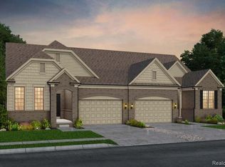 739 W Spaniel Dr, Ann Arbor, MI 48108