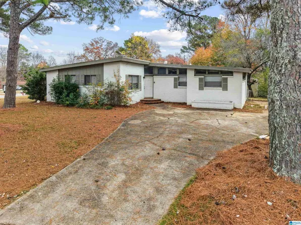 913 Daniel Cir, Birmingham, AL 35228
