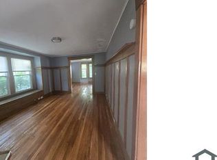 13702 Rugby Rd, Cleveland, OH 44110