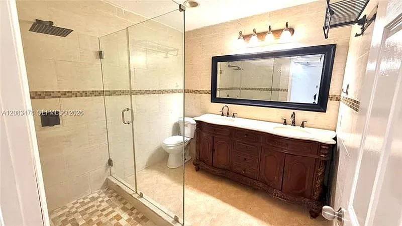 4 bed, 2.5 bath, 2324 sqft, $4,500 — Photo 3
