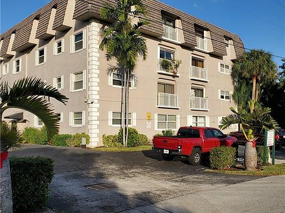 3rd image of 5951 NE 14th Ln APT 306