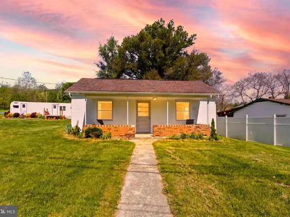 1505 Loop Rd, Gerrardstown, WV 25420