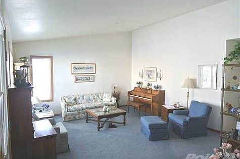 3rd image of 1825 Golden Blvd