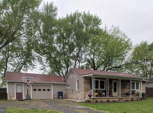 736 W 16th St, Front Royal, VA 22630