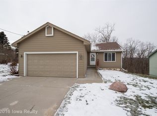 304 Christie Ln, Pleasant Hill, IA 50327