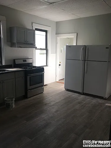 10 Saunders St Photo 1