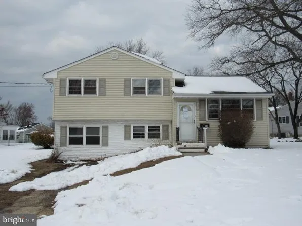 11 Pleasant Valley Dr, Woodbury, NJ 08096