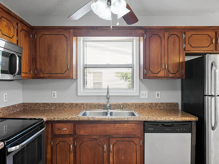 1985 Timberline Cir — Photo 12