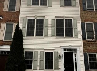2524 Walnut Leaf Ln, Herndon, VA