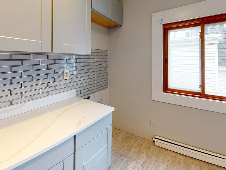 19 Charles St #2 — Photo 3
