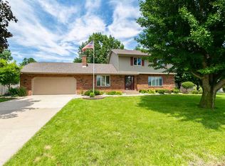 4290 Belmont Rd, Bettendorf, IA 52722
