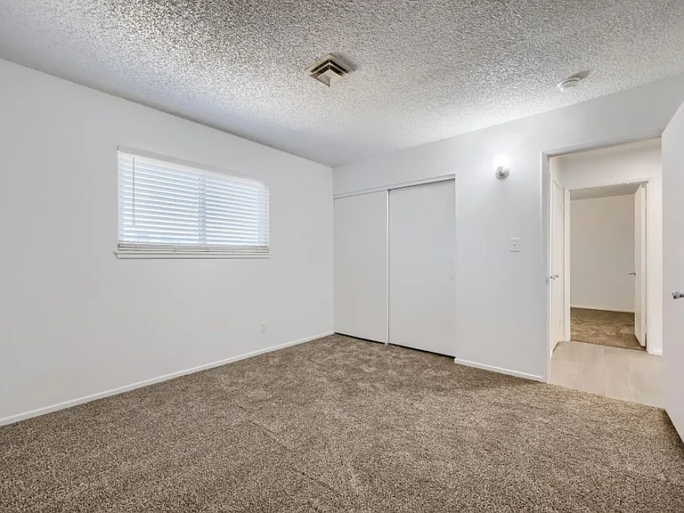 823 Center St — Photo 21