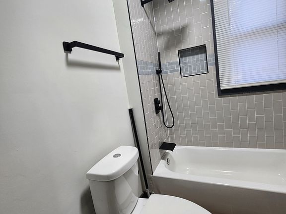 5th image of 1-6616 Fullerton Ave #1