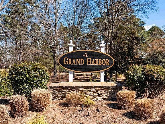 3rd image of 119 Lookout Way