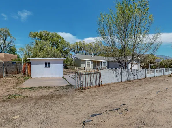 42 Mountain Shadows Rd, Corrales, NM 87048