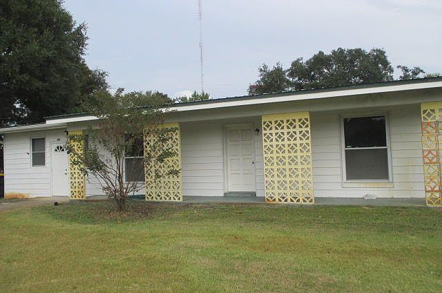 1st image of 109 Cedar Ave