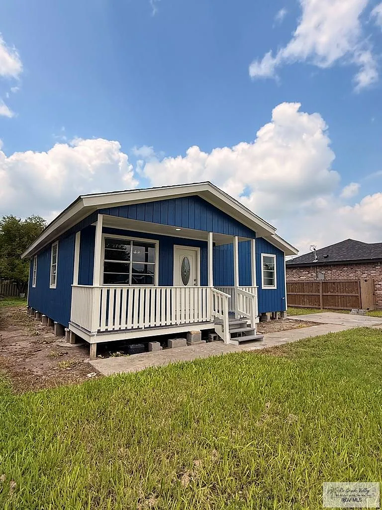 2 bed, 1.0 bath, 1020 sqft, $1,200 — Photo 3