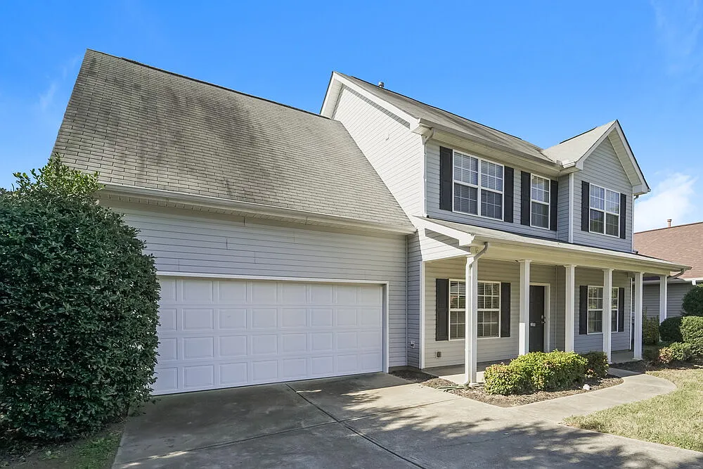 4 bed, 2.5 bath, 2120 sqft, $2,410 — Photo 4