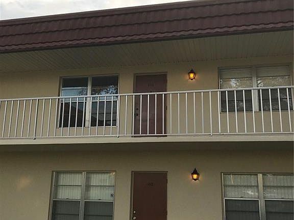 2nd image of 27 Vista Gardens Trl