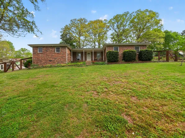 327 Dunbar Cave Rd, Clarksville, TN 37043