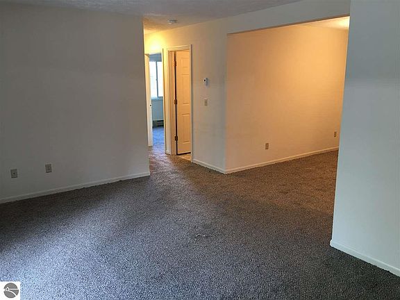 2nd image of 525 Georgetown Dr APT 62