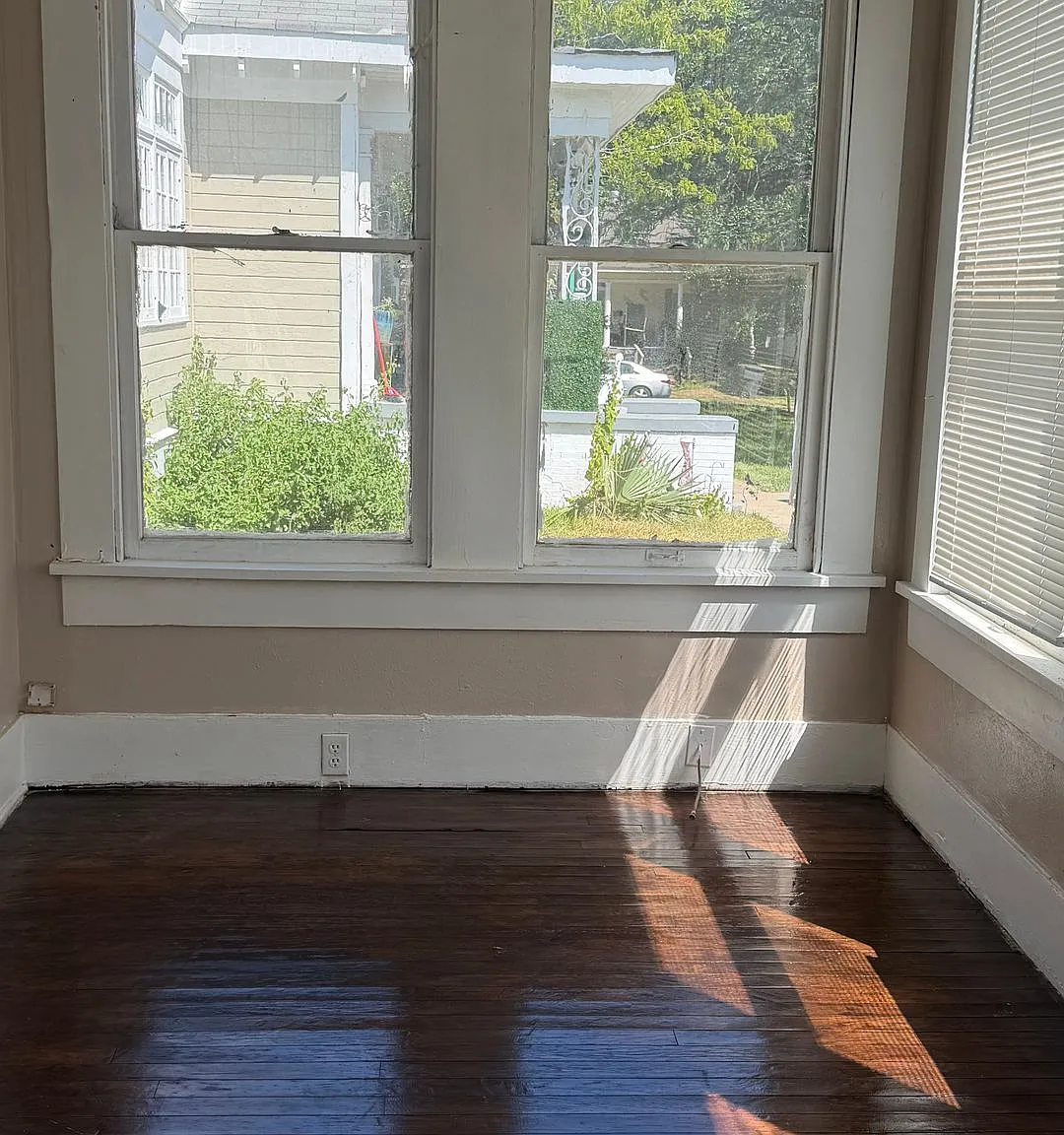 2412 Pinehurst Blvd Unit 2 — Photo 2