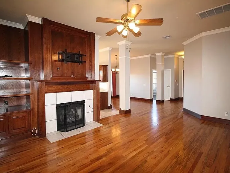2120 Fair Meadow Dr — Photo 3