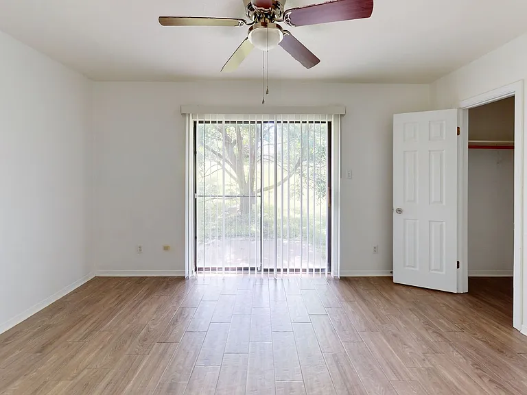 802 Hackberry St — Photo 13