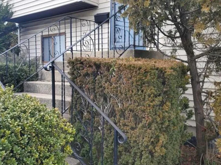 Neptune Ave — Photo 9