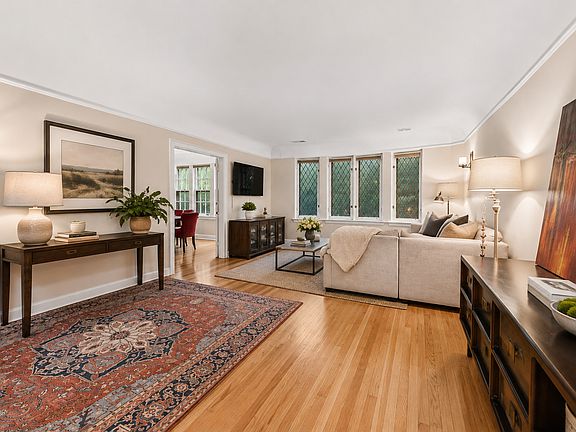 2nd image of 344 S Maple Ave APT 2B
