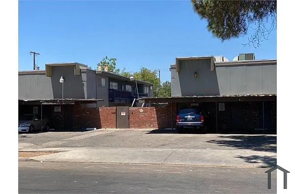 Building Photo - 1521 E Fedora Ave