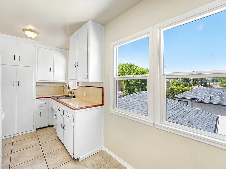 3616 W 59th Pl, Los Angeles, CA 90043 — Photo 4