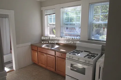 8 Forest St Photo 1