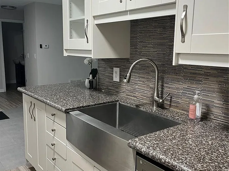 528 Golden Raintree Pl — Photo 12