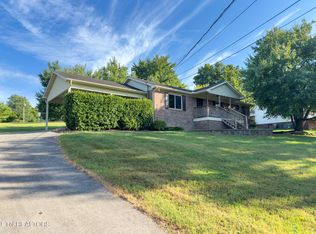 8644 Old Midway Rd, Lenoir City, TN 37772