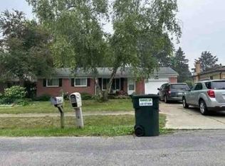 8058 Granada Ave, Brighton, MI